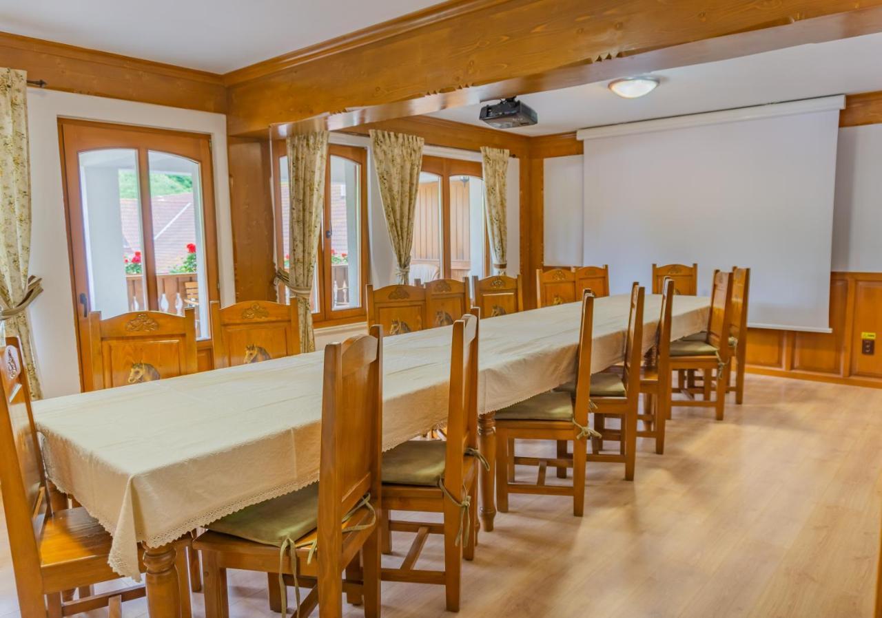 Popasul Craiului Villa Zărneşti Esterno foto