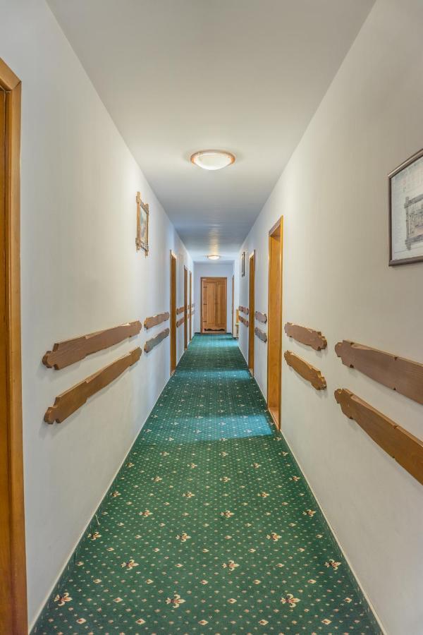 Popasul Craiului Villa Zărneşti Esterno foto